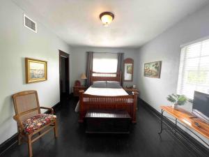 Private room in the Heart of Little Havana