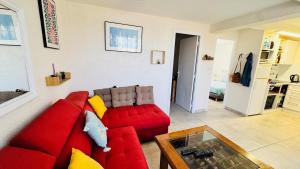 Grand appartement avec terrasse à 50m de la plage