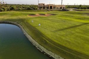 Dream Home Amelkis - 6 Suites- Heated Pool & GOLF