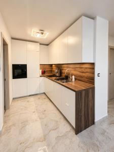 Apartman Edi- Newly renovated with balcony