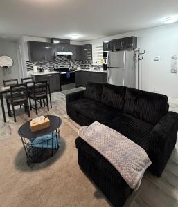 Lux Modern 2BR Radiant Suite+Free Parking