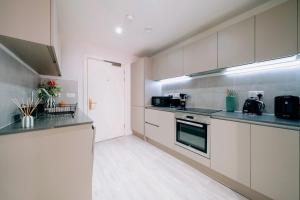 Stylish city-centre Pad with parking in Exeter