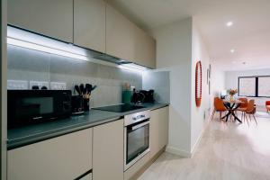 Stylish city-centre Pad with parking in Exeter