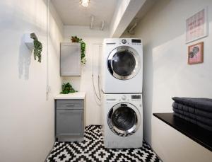 Sleeps 6 - Hot Tub - Fire Pit - Patio - LAX SoFi