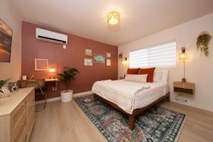 Sleeps 6 - Hot Tub - Fire Pit - Patio - LAX SoFi