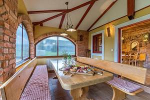 Forge Of Happiness With Pool - Happy Rentals