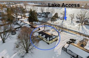 Tan Lake Oasis Modern Lakefront with Game Room 2 min to Downtown Oxford