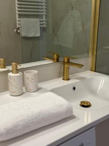 V1 MM Komfortowe apartamenty naprzeciwko centrum handlowego Westfield Mokotów, blisko lotniska Chopina