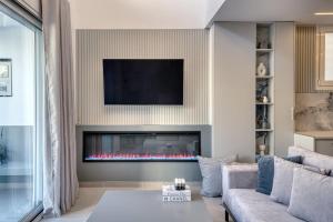 Manos Loft