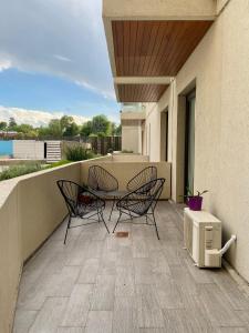 Lake Towers Suite
