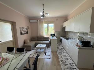 Nesti house
