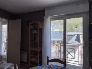 Appartement calme avec parking au centre de Cauterets - FR-1-812-153