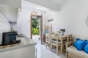 Yianna Cottage Studios