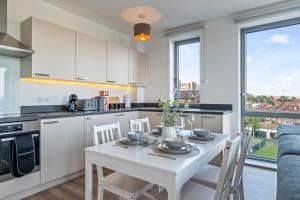 Wembley View Retreat - Sleeps 8 - Balcony
