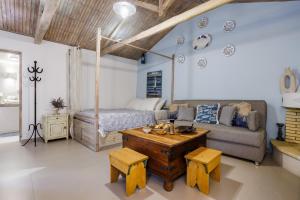 Yianna Cottage Studios