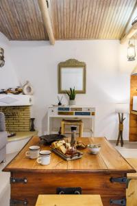 Yianna Cottage Studios