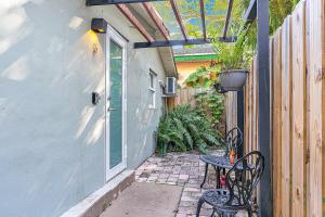 Private and Secluded Studio in Little Havana - 6V