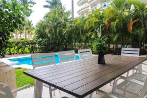 Bay View Grand Marina Villa- private pool