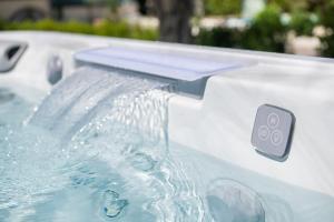 Exclusive Upper Villa Suite & Private Spa Jacuzzi J508L - Hot Tub in Panoramic Garden - Roma near Ostia Mare