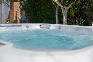 Luxury villa suite, Jacuzzi pool & garden Ostia Rome