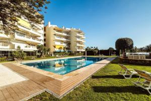 Vilamoura 2-Bed with Pool, Close to Golf & Marina