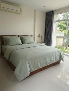 Luxury 4BR Villa with Resort Pool & Private Driver