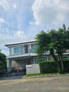 Luxury 4BR Villa with Resort Pool & Private Driver