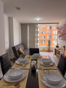 3br apt Elegant with pool gym sauna near Poblado