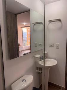 3br apt Elegant with pool gym sauna near Poblado