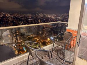 3brDuplex Penthouse with Jacuzzi &AC near Provenza