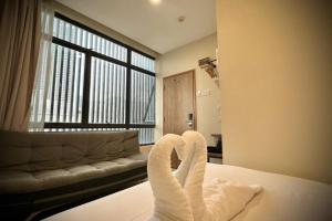 Swing & Pillows - The Earth, Bukit Jalil