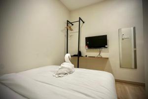 Swing & Pillows - The Earth, Bukit Jalil
