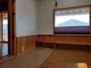 Poetic License, Mountain Jiri