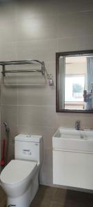 Sea View Apartment near My Khe Beach - 37 Do Bi 402