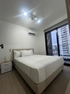 Moderns Apartment at The Hub w City Views