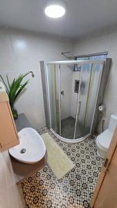 KK Sunset Villa- Full Sunset Balcony, Mosquito Free, 4K TVs, 5G WIFI and more!