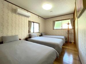 New 道後温泉と松山城近くの2階建て一棟貸切日本家屋 最大11名 無料駐車場 石手寺徒歩2分
