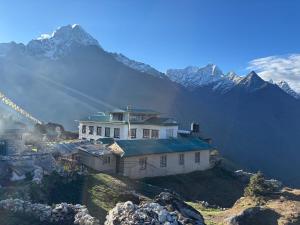 Sunshine lodge