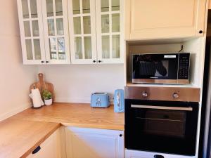 Historical Hundleby Cottage - Walk to Town