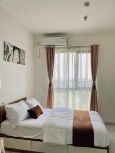 Sky House Hotel-Style Bed IKEA 5min