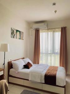 Sky House Hotel-Style Bed IKEA 5min