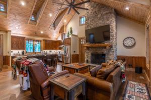 Bear Creek Cabin at Eagles Nest
