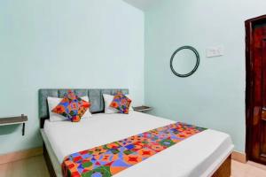 FabHotel RB Palace Nr Varanasi Junction Cantt Railway Station
