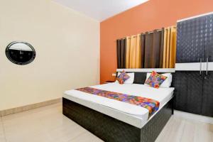 FabHotel RB Palace Nr Varanasi Junction Cantt Railway Station