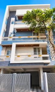The Urban Studio, Few steps from WTP mall, Airport