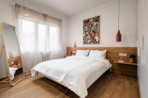Glamorous 4th FL Apt in Kolonaki 6 min to Syntagma