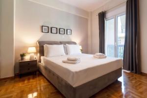 Acropolis View 2BD Apt next to Museum & Metro