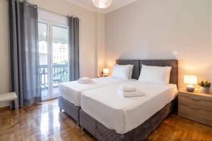 Acropolis View 2BD Apt next to Museum & Metro