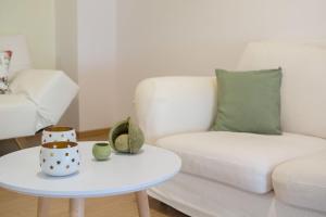 Bright 1BD Minimal Retreat in the Heart of Athens