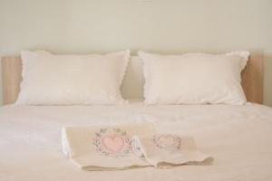 Bright 1BD Minimal Retreat in the Heart of Athens